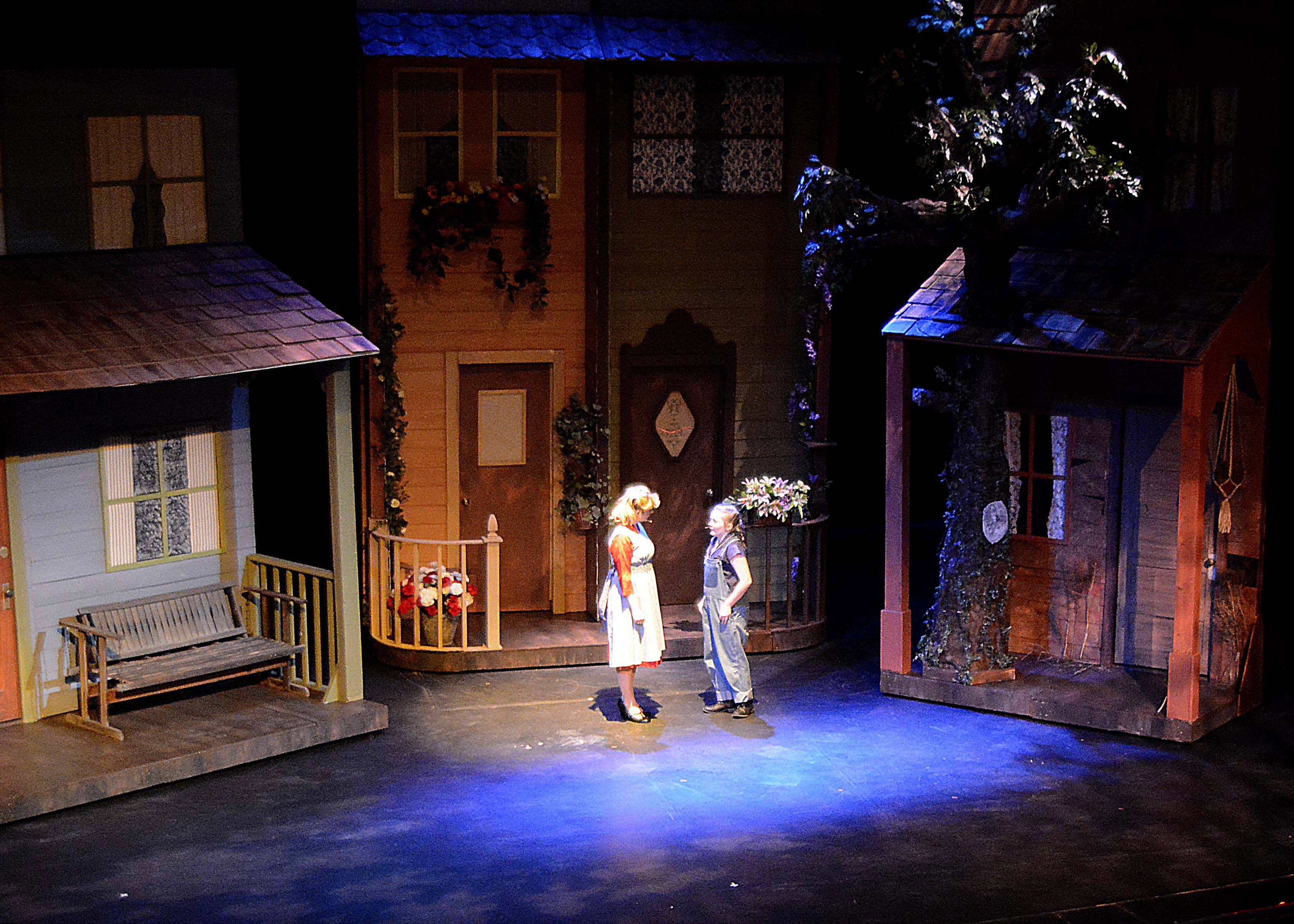 Wide view of the stage in To Kill a Mockingbird